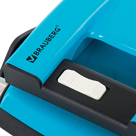 Дырокол металлический BRAUBERG "ULTRA", до 20 листов, голубой, 228759 фото Дырокол металлический BRAUBERG "ULTRA", до 20 листов, голубой, 228759