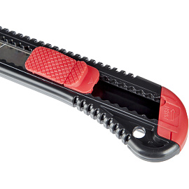 Нож канцелярский с фиксатором Attache ширина лезвия 18 мм