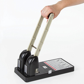 Дырокол металлический МОЩНЫЙ BRAUBERG "Heavy duty", до 150 л., черный, 226870 фото Дырокол металлический МОЩНЫЙ BRAUBERG "Heavy duty", до 150 л., черный, 226870