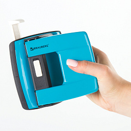 Дырокол металлический BRAUBERG "ULTRA", до 20 листов, голубой, 228759 фото Дырокол металлический BRAUBERG "ULTRA", до 20 листов, голубой, 228759