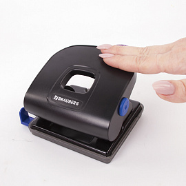 Дырокол металлический BRAUBERG "Extra", до 30 листов, черный, 229092 фото Дырокол металлический BRAUBERG "Extra", до 30 листов, черный, 229092