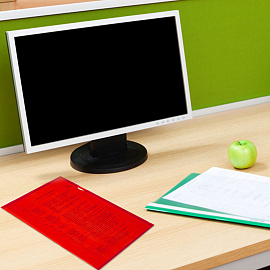 Папка-уголок прозрачная А4 BRAUBERG UNIVERSAL, красная, 0,10 мм, 273047